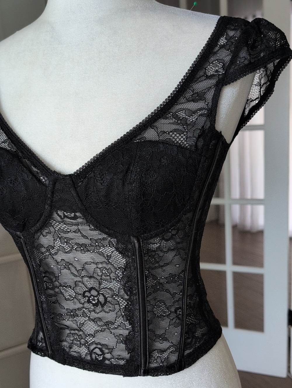 Edikted Black Lace Boned Bustier Corset Top - Small - Picture 2 of 9